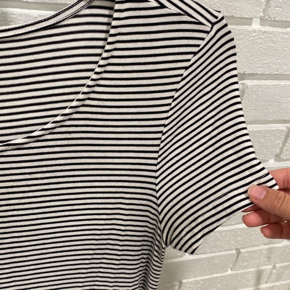 Old Navy Striped Dress, Knee-Length, Size X-SMALL - Picture 3 of 5